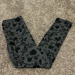 Old Navy rose print black and grey kids leggings.